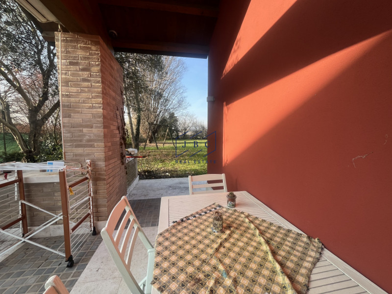 VAZZOLA (TV) - TEZZE

A soli 15 minuti da Conegliano, immersa nella tranquillità e circondata dal...