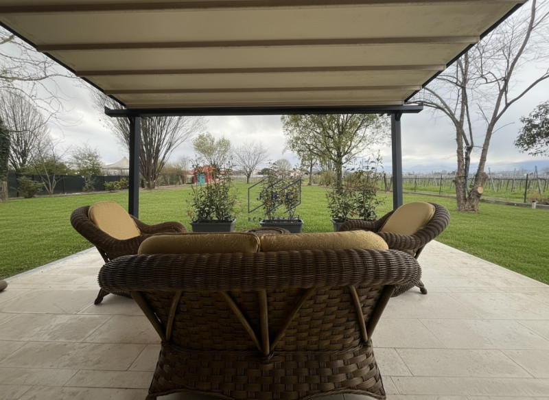 VAZZOLA (TV) - TEZZE

A soli 15 minuti da Conegliano, immersa nella tranquillità e circondata dal...