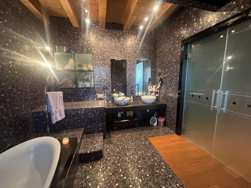 VAZZOLA (TV) - TEZZE

A soli 15 minuti da Conegliano, immersa nella tranquillità e circondata dal...