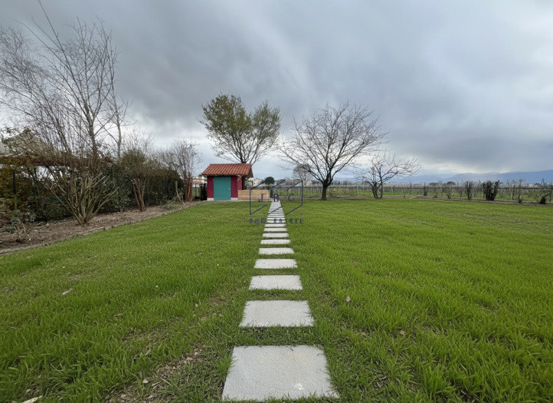 VAZZOLA (TV) - TEZZE

A soli 15 minuti da Conegliano, immersa nella tranquillità e circondata dal...