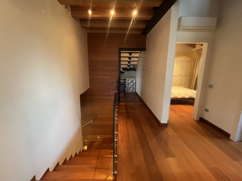 VAZZOLA (TV) - TEZZE

A soli 15 minuti da Conegliano, immersa nella tranquillità e circondata dal...