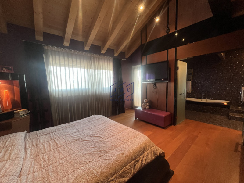 VAZZOLA (TV) - TEZZE

A soli 15 minuti da Conegliano, immersa nella tranquillità e circondata dal...