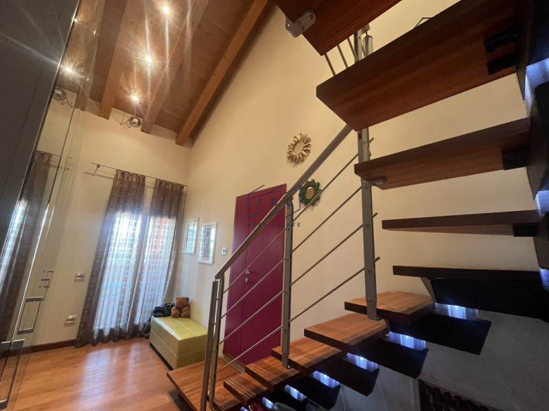 VAZZOLA (TV) - TEZZE

A soli 15 minuti da Conegliano, immersa nella tranquillità e circondata dal...