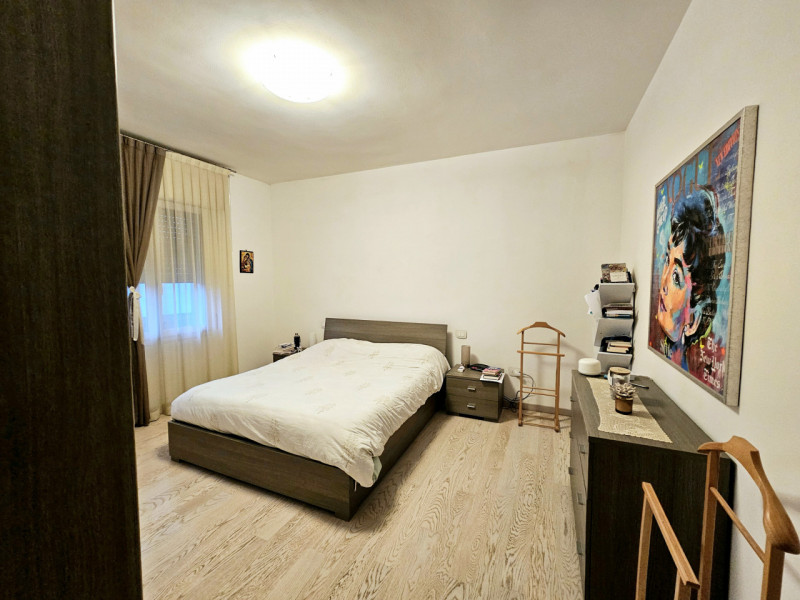 Proponiamo in vendita a Noventa Vicentina, grande casa singola con cortile sui quattro lati. L'ab...