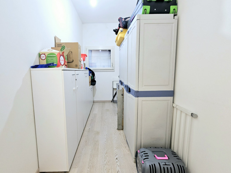 Proponiamo in vendita a Noventa Vicentina, grande casa singola con cortile sui quattro lati. L'ab...