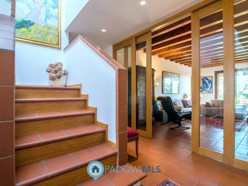 Immobile in esclusiva al Gruppo Padova MLS

Villa singola di pregio a Bragni Cadoneghe, caratteri...