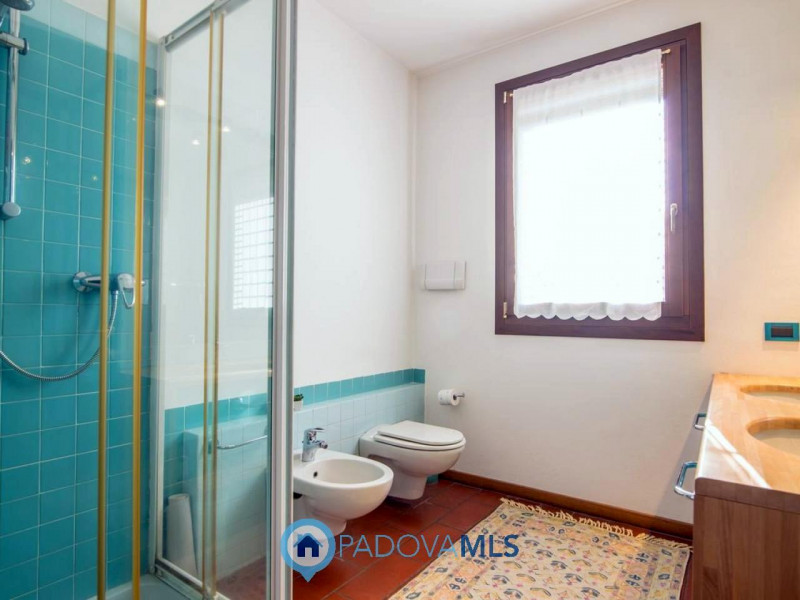 Immobile in esclusiva al Gruppo Padova MLS

Villa singola di pregio a Bragni Cadoneghe, caratteri...