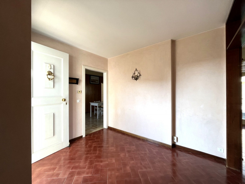 Scopri questa splendida casa singola situata nel cuore di Creazzo, una delle zone più ambite dell...