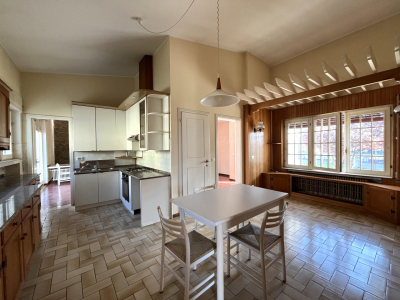 Scopri questa splendida casa singola situata nel cuore di Creazzo, una delle zone più ambite dell...