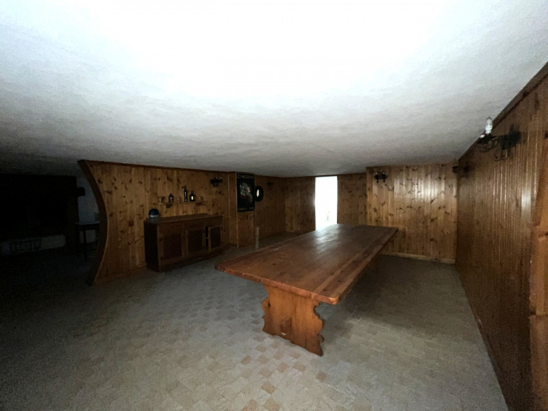 Scopri questa splendida casa singola situata nel cuore di Creazzo, una delle zone più ambite dell...