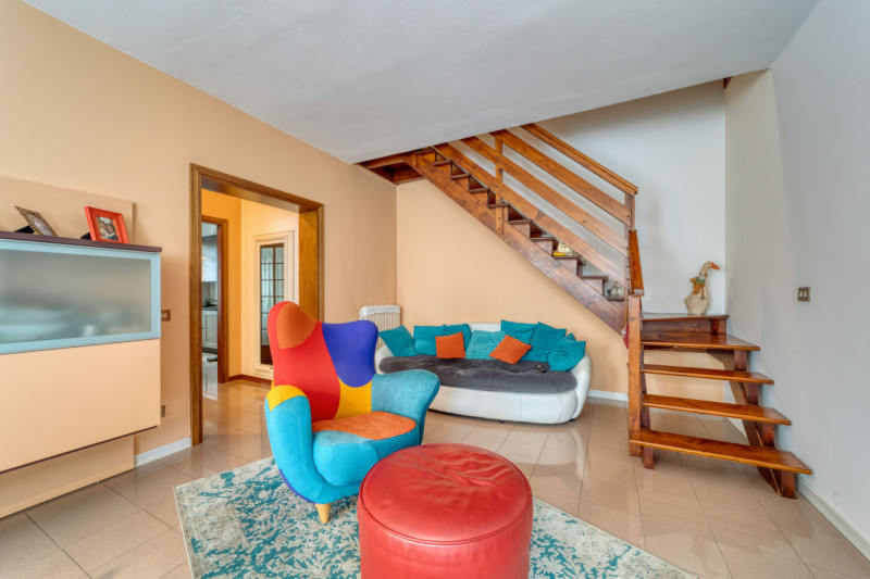 Nel cuore della richiestissima zona di Sarmeola, nel comune di Rubano, proponiamo in vendita una ...