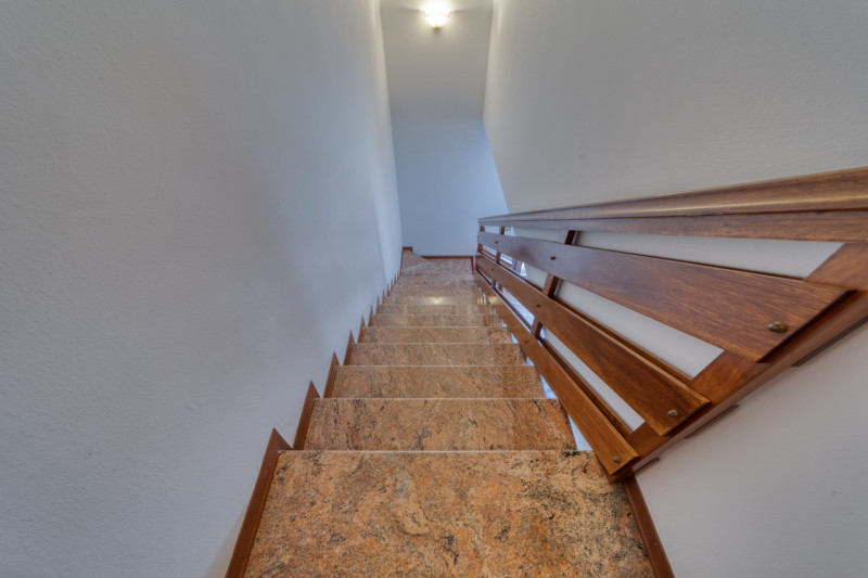 Nel cuore della richiestissima zona di Sarmeola, nel comune di Rubano, proponiamo in vendita una ...