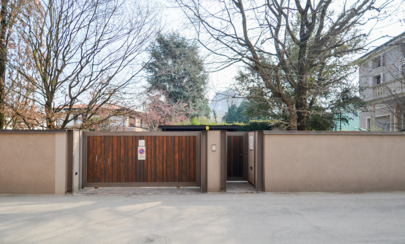 Nel pieno centro di Monselice, in posizione di assoluto rilievo e comodità a tutti i servizi, pro...