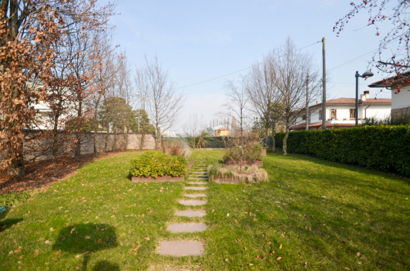 Nel pieno centro di Monselice, in posizione di assoluto rilievo e comodità a tutti i servizi, pro...