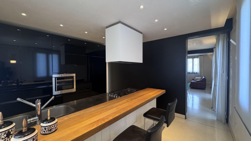 Nel pieno centro di Monselice, in posizione di assoluto rilievo e comodità a tutti i servizi, pro...