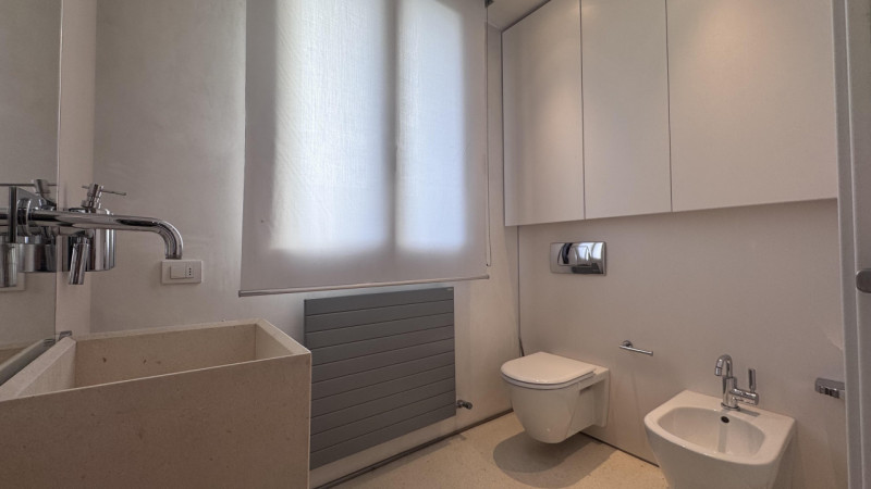 Nel pieno centro di Monselice, in posizione di assoluto rilievo e comodità a tutti i servizi, pro...