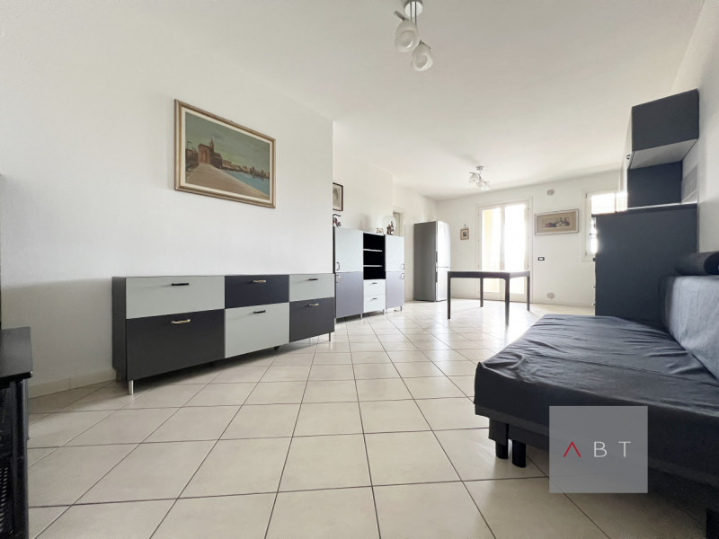 Appartamento situato al piano secondo e composto di: soggiorno con angolo cottura, due camere, du...