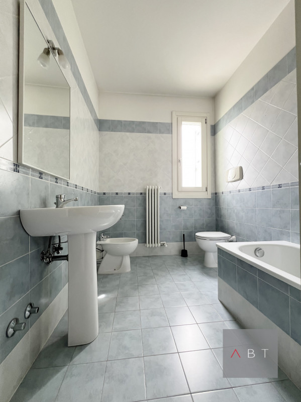 Appartamento situato al piano secondo e composto di: soggiorno con angolo cottura, due camere, du...