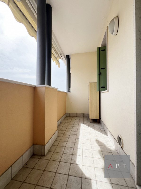 Appartamento situato al piano secondo e composto di: soggiorno con angolo cottura, due camere, du...