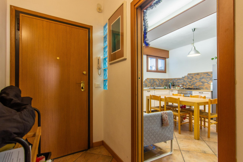 Scopri questo splendido appartamento quadrilocale situato nel tranquillo e ricercato quartiere di...