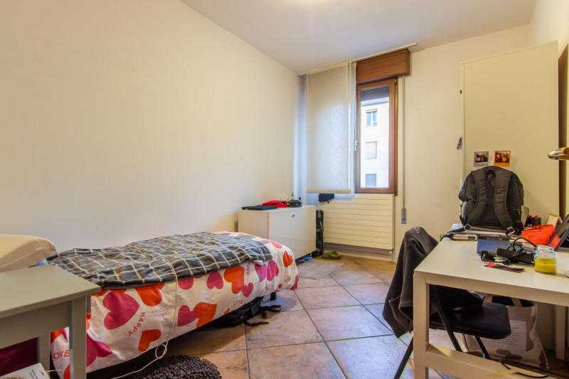 Scopri questo splendido appartamento quadrilocale situato nel tranquillo e ricercato quartiere di...