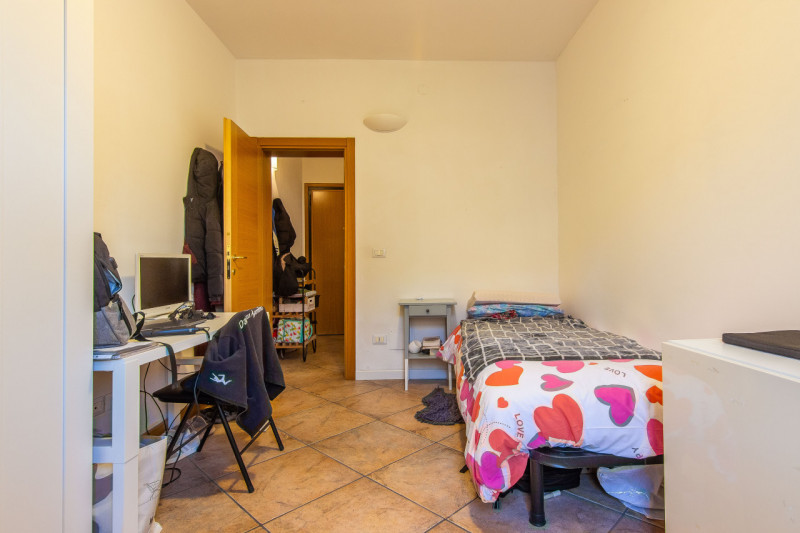 Scopri questo splendido appartamento quadrilocale situato nel tranquillo e ricercato quartiere di...