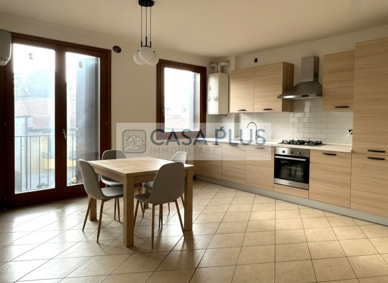 Rossano Veneto, inserito nel complesso residenziale La Filanda, in un contesto di recente costruz...