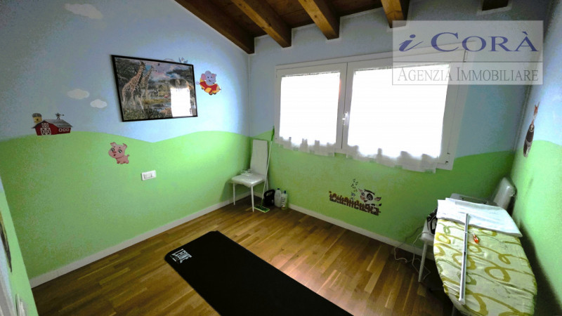 Vescovana Stanghella Villa Casa a schiera, di recente realizzo, sviluppata su tre livelli con gia...