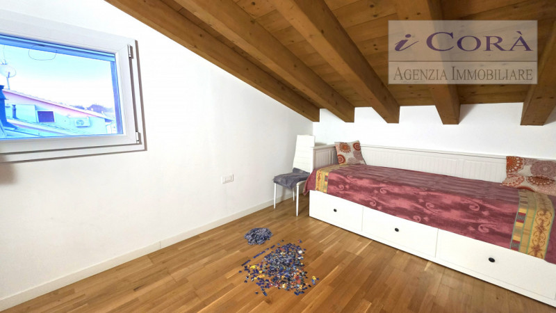 Vescovana Stanghella Villa Casa a schiera, di recente realizzo, sviluppata su tre livelli con gia...