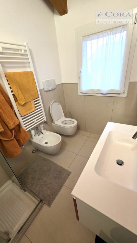 Vescovana Stanghella Villa Casa a schiera, di recente realizzo, sviluppata su tre livelli con gia...