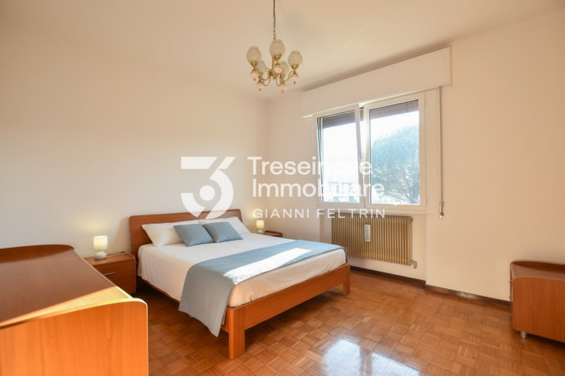 (Per INFO Feltrin ing. Gianni 3288349492) Proponiamo in vendita appartamento trilocale al secondo...