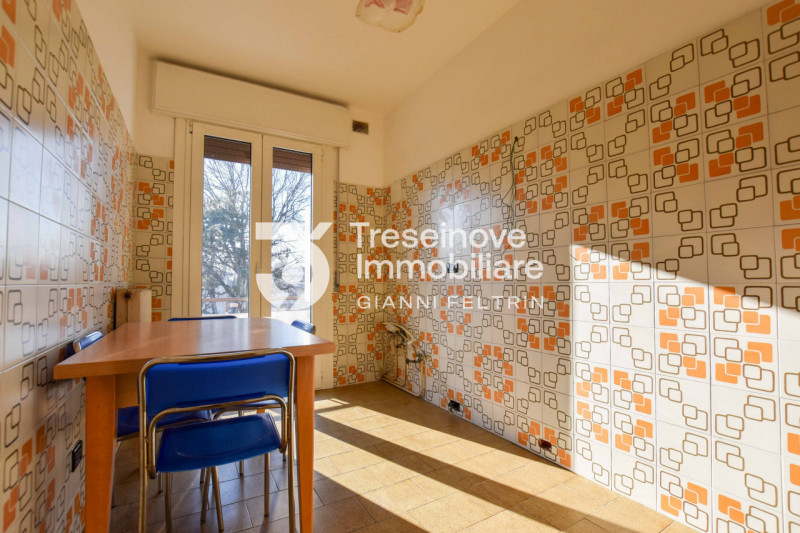 (Per INFO Feltrin ing. Gianni 3288349492) Proponiamo in vendita appartamento trilocale al secondo...