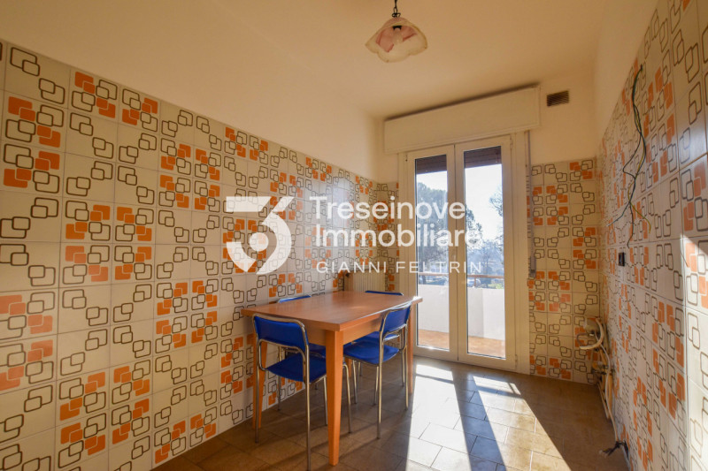 (Per INFO Feltrin ing. Gianni 3288349492) Proponiamo in vendita appartamento trilocale al secondo...