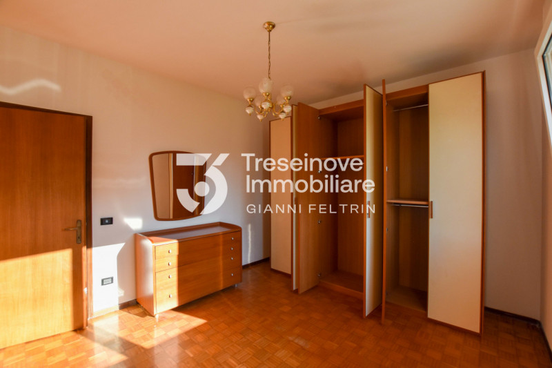 (Per INFO Feltrin ing. Gianni 3288349492) Proponiamo in vendita appartamento trilocale al secondo...