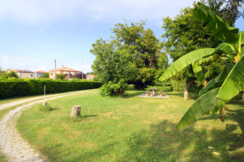 PADOVA - BRUSEGANA

Scopri questa splendida casa CON AMPIO GIARDINO, situata in una tranquilla zo...