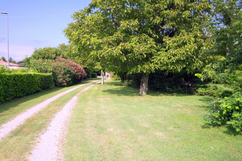 PADOVA - BRUSEGANA

Scopri questa splendida casa CON AMPIO GIARDINO, situata in una tranquilla zo...