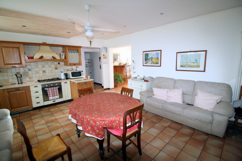 PADOVA - BRUSEGANA

Scopri questa splendida casa CON AMPIO GIARDINO, situata in una tranquilla zo...