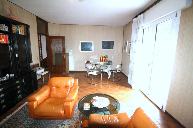 PADOVA - BRUSEGANA

Scopri questa splendida casa CON AMPIO GIARDINO, situata in una tranquilla zo...