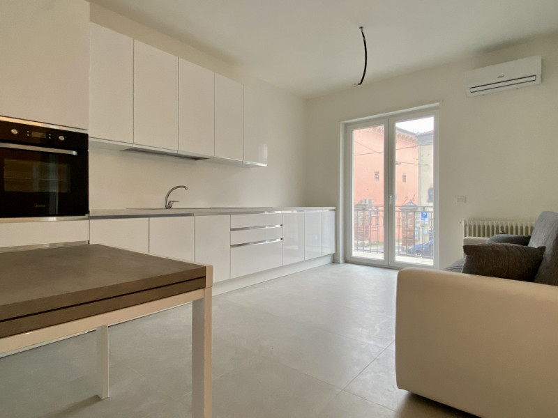 PER INFORMAZIONI, SCRIVERE UNA MAIL DI PRESENTAZIONE A locazionigrandiagenzie@gmail.com
---
Borgo...