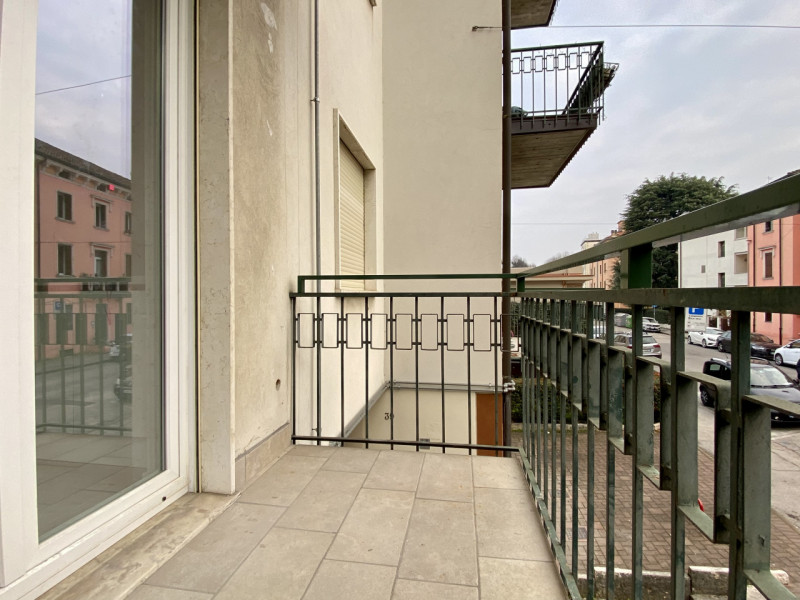 PER INFORMAZIONI, SCRIVERE UNA MAIL DI PRESENTAZIONE A locazionigrandiagenzie@gmail.com
---
Borgo...