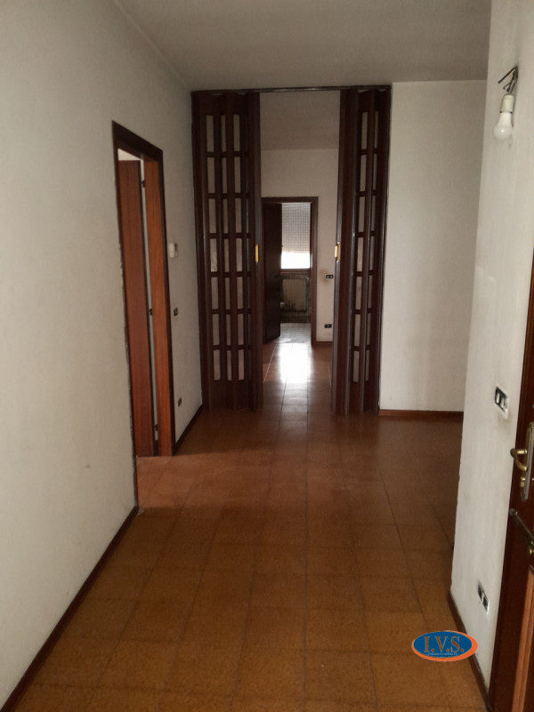 MONTEGALDELLA (VI): In quartiere residenziale proponiamo appartamento TRICAMERE in quadrifamiliar...