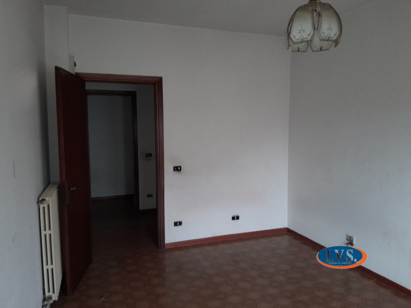 MONTEGALDELLA (VI): In quartiere residenziale proponiamo appartamento TRICAMERE in quadrifamiliar...