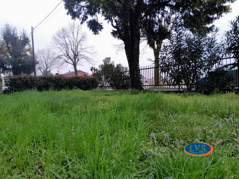 MONTEGALDELLA (VI): In quartiere residenziale proponiamo appartamento TRICAMERE in quadrifamiliar...