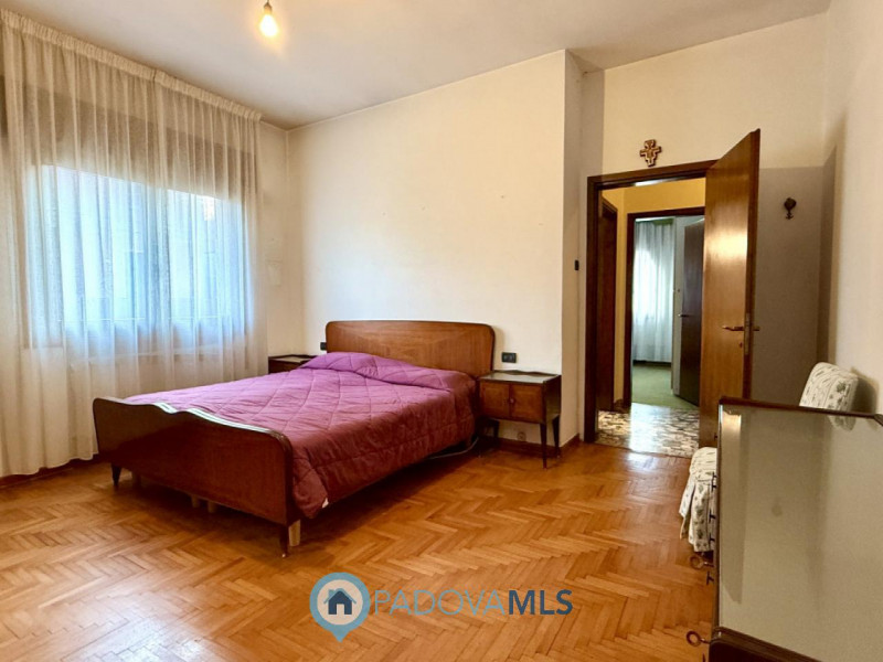 SAN CARLO PORZIONE DI BIFAMILIARE IN ORIZZONTALE

Immobile in esclusiva al Gruppo Padova MLS

Por...