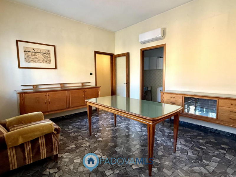 SAN CARLO PORZIONE DI BIFAMILIARE IN ORIZZONTALE

Immobile in esclusiva al Gruppo Padova MLS

Por...