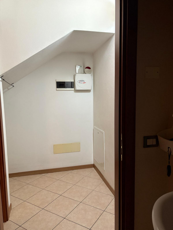 PONTE DI BARBARANO: in recente Residence, curatissimo BICAMERE terra-cielo su 2 livelli con ingre...