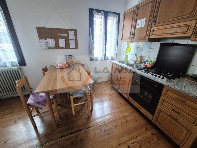 LEGNARO - Abitazione semindipendente per 3 studentesse. Dispone di soggiorno con angolo cottura, ...