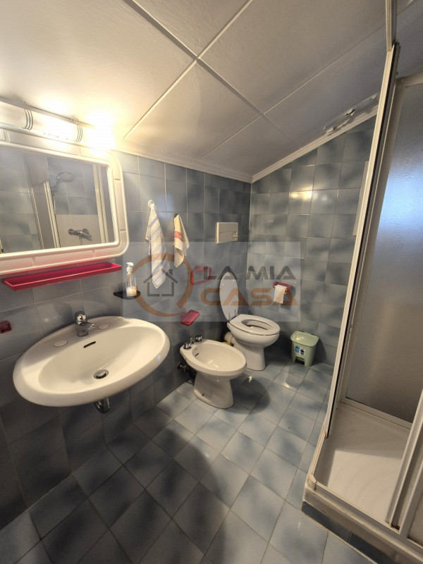 LEGNARO - Abitazione semindipendente per 3 studentesse. Dispone di soggiorno con angolo cottura, ...