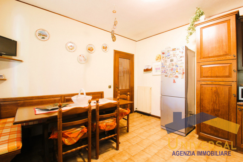 SAN GIORGIO DELLE PERTICHE - Scoprite questa splendida bifamiliare del 1980, situata in una posiz...