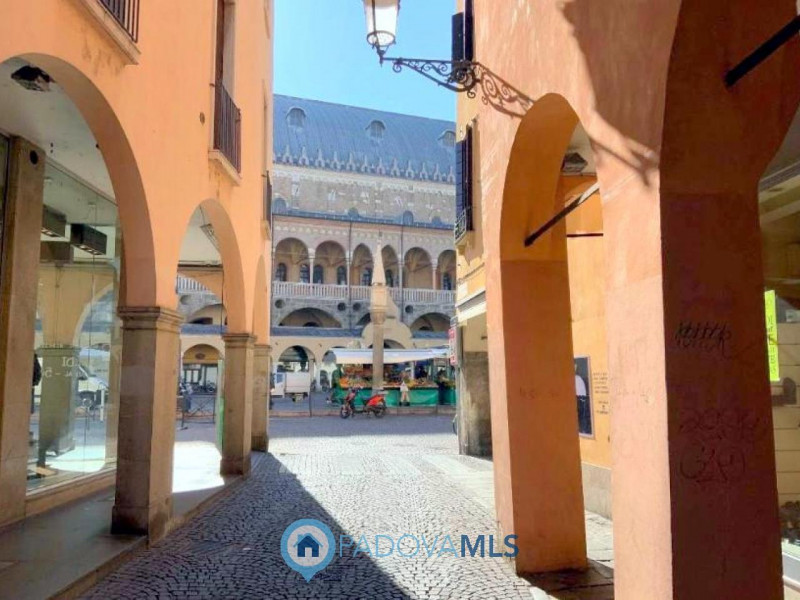 Immobile in esclusiva al Gruppo Padova MLS

PIAZZE – 2 CAMERE PER INVESTIMENTO €.265.000

Nel cuo...